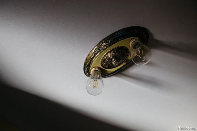 Building Photo - 4305 Trumbull Ave