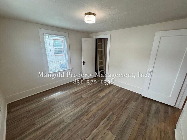 Building Photo - 2-Bedroom PLUS Loft Home Downtown Monterey