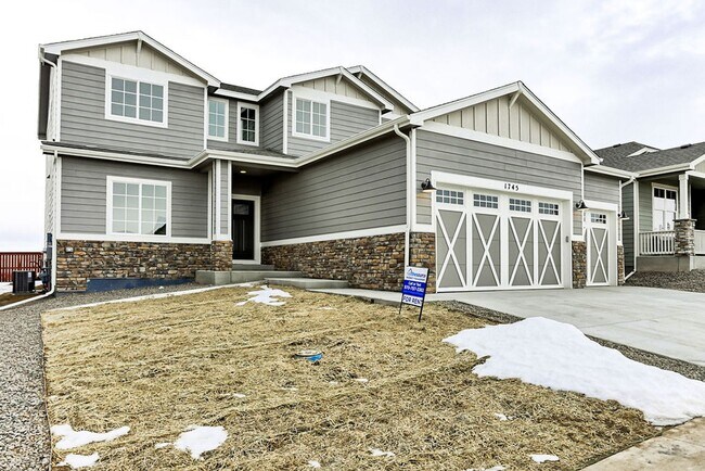 Building Photo - 3 Bedroom 3 Bath home in Raindance