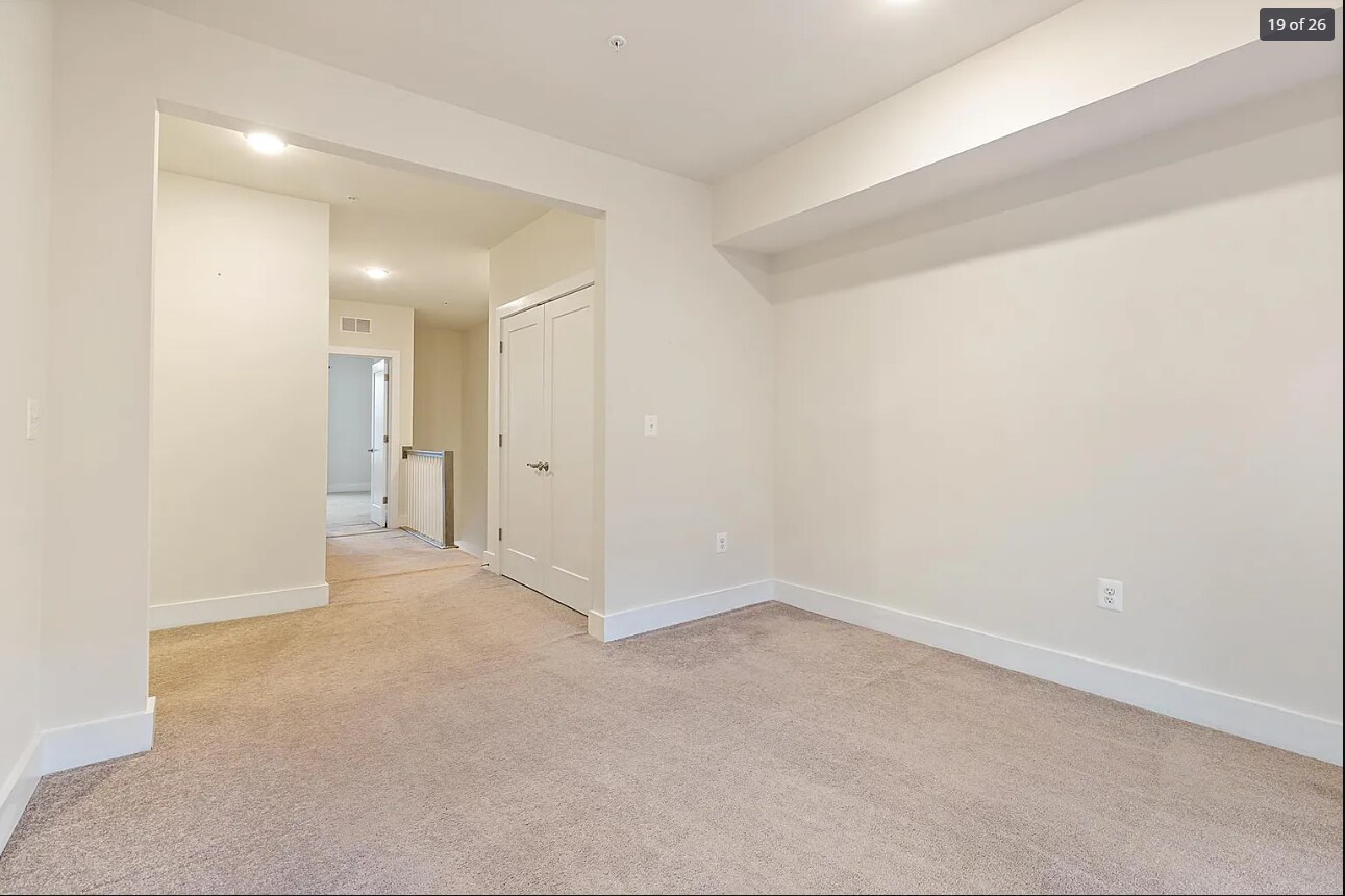 Building Photo - 613 Herndon Pky