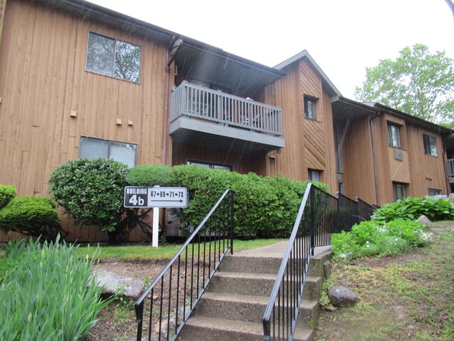 Primary Photo - 67 Riverview Dr