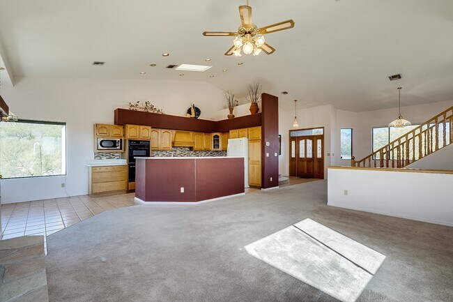 Building Photo - 5631 N Paseo Otono