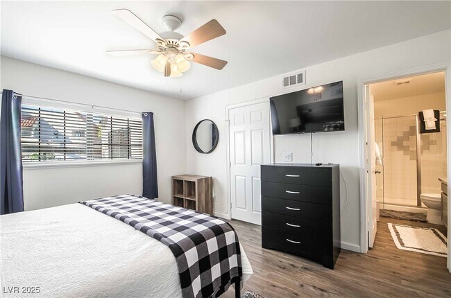 Building Photo - 101 Luna Way