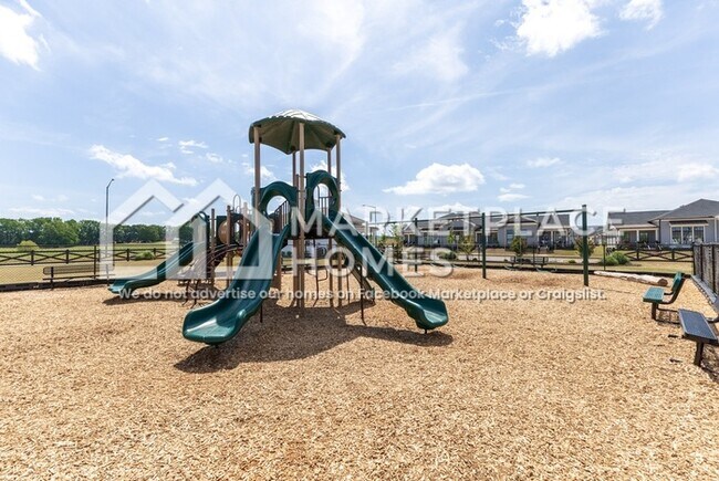 Building Photo - 206 Stockyard Cir