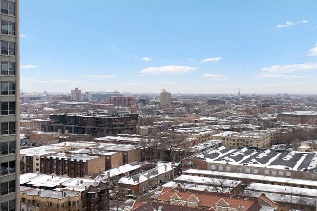 Building Photo - 3550 N Lake Shore Dr