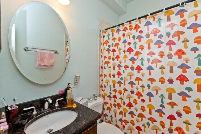 Building Photo - 1 bedroom in Chicago IL 60618