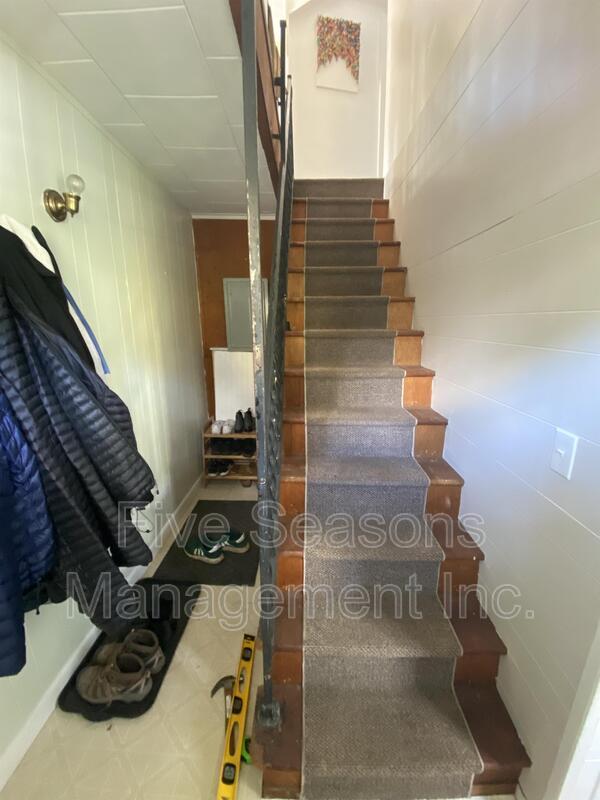 Building Photo - 351 S Winooski Ave