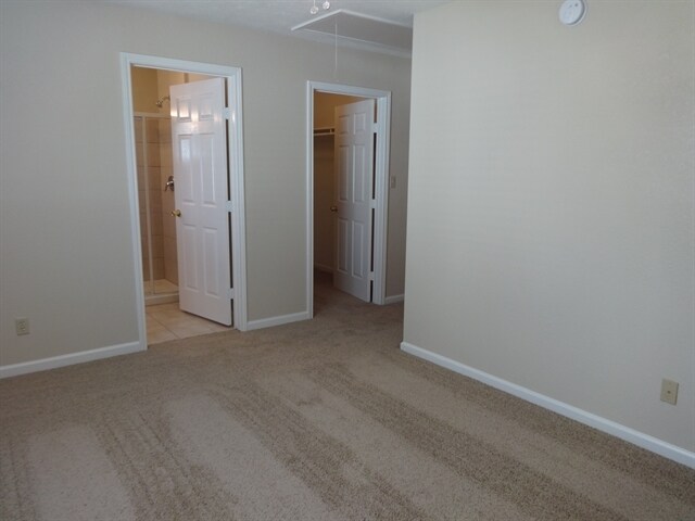 Building Photo - 2304 Evergreen Dr