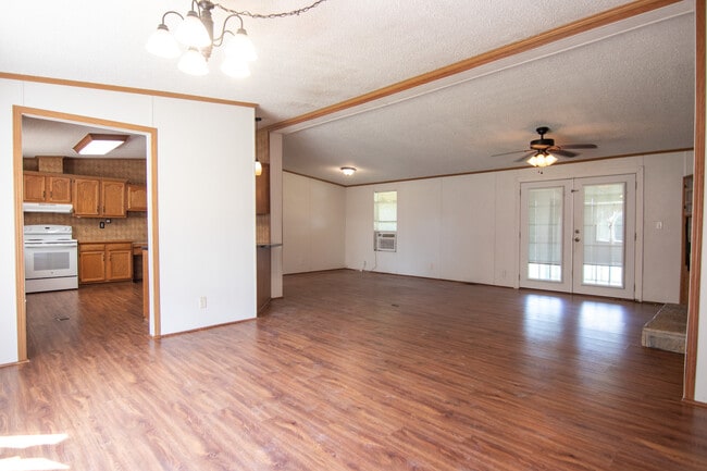 Building Photo - 1520 Linzay St