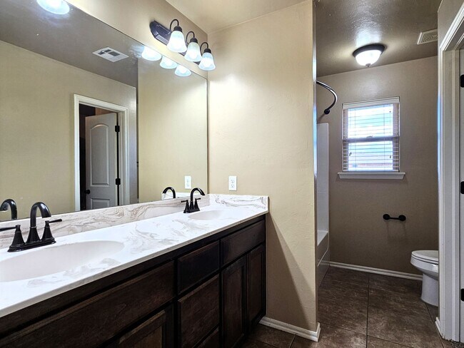 Building Photo - EVERYTHING YOU WANT IN A HOME! $500 OFF FI...