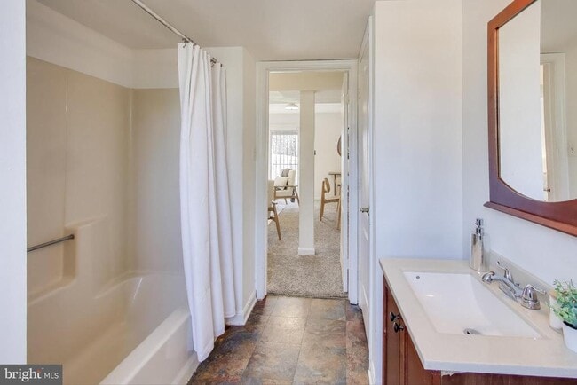 Building Photo - 1404 Pacific Ave