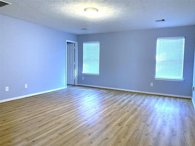 Building Photo - 16303 Copperwood Run Wy