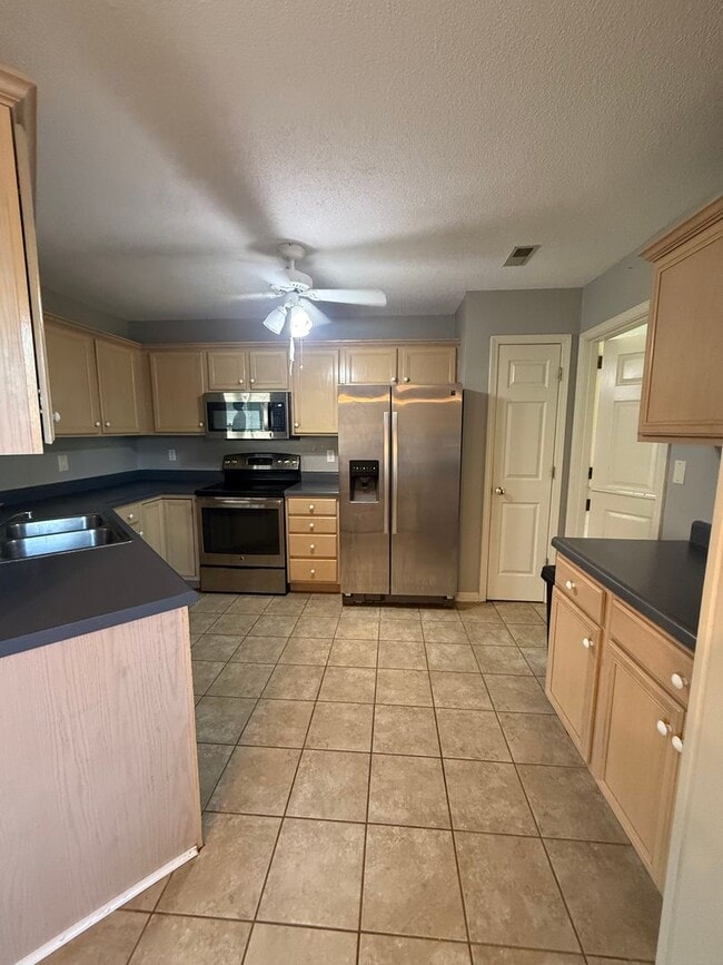 Building Photo - 1309 W London Dr