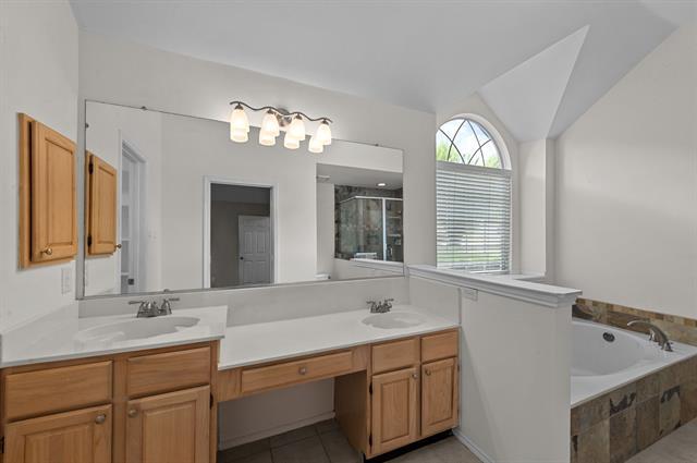 Building Photo - 902 Santa Cruz Dr