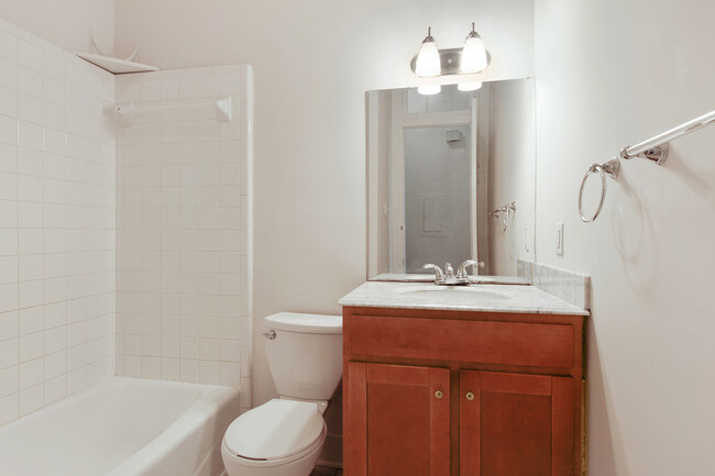 Building Photo - 2026 Baronne St