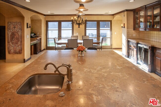 Building Photo - 3501 Caribeth Dr