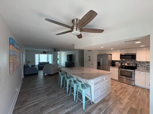 Building Photo - 6195 Pecan Rd