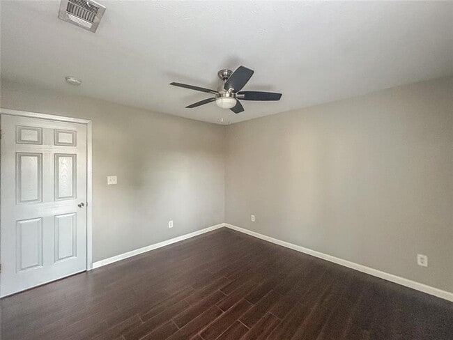 Building Photo - 5700 Glen Meadow Dr