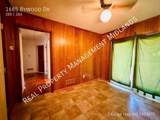 Building Photo - 1665 Bywood Dr