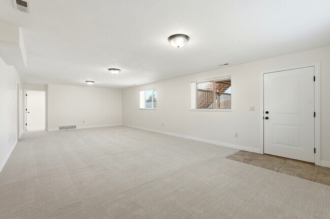 Building Photo - 3087 N 1075 W
