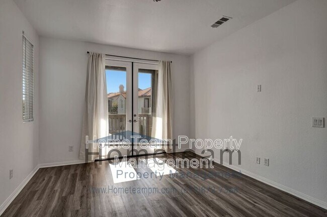 Building Photo - 263 Aventura Dr