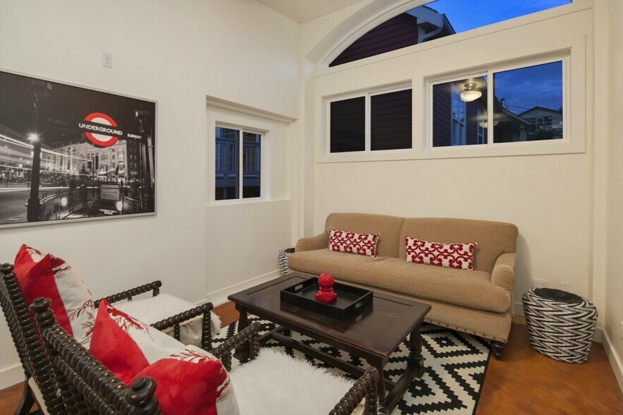 Tons of natural light - 6019 McKinley Pl N