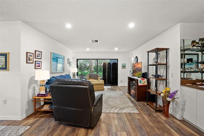 Building Photo - 2123 Sea Pines Ct