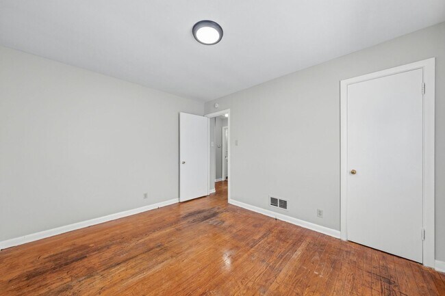 Building Photo - 8515 Jenny Dr