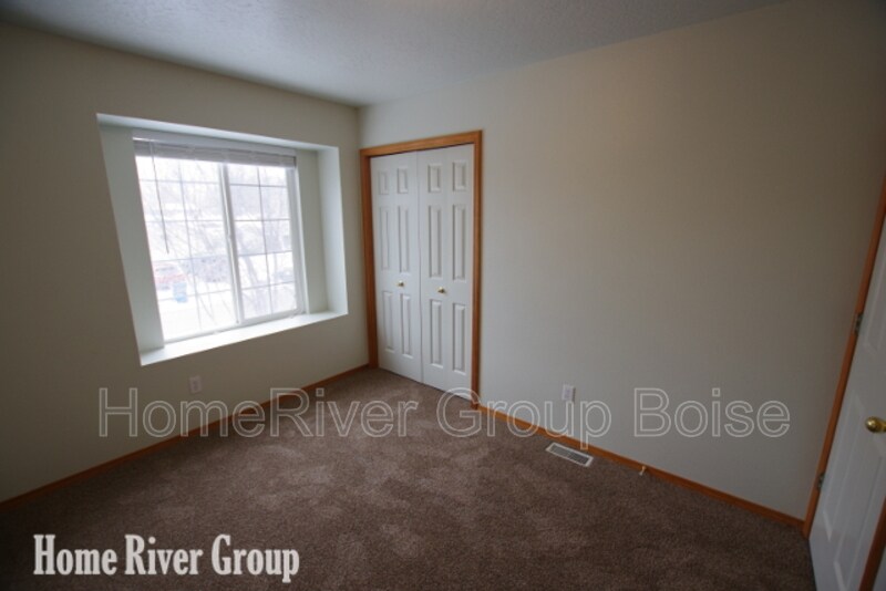Building Photo - 6521 W Parapet Dr