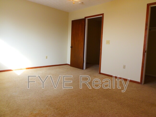 Building Photo - 2011 Baldwin Rd