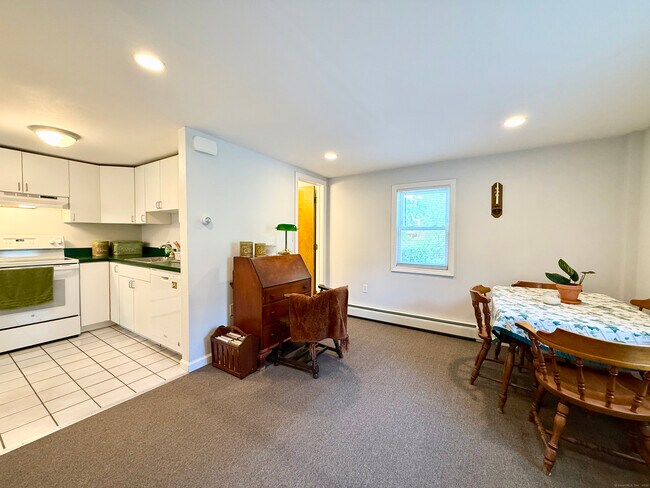 Building Photo - 139 Bradley St