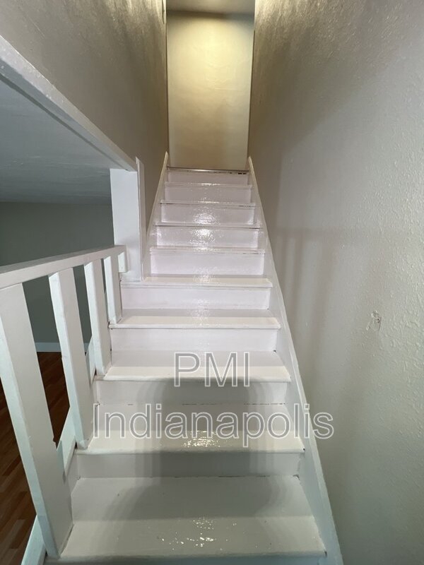 Building Photo - 310 N Riley Ave