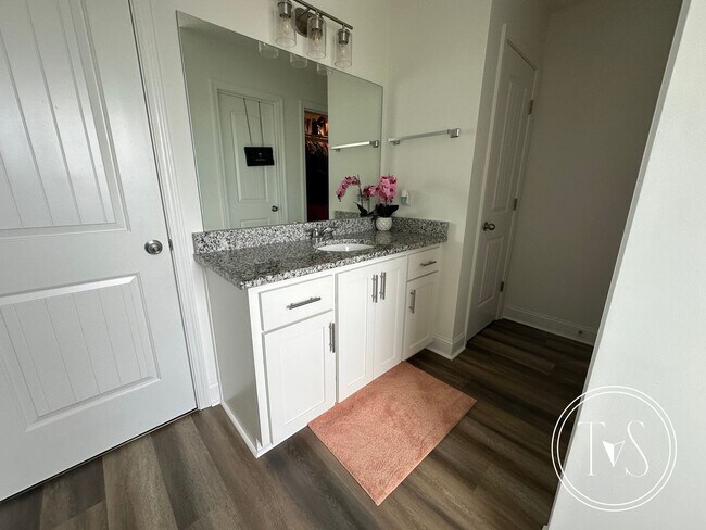 Building Photo - RATE DROP ALERT (was $2500/month) and FALL...