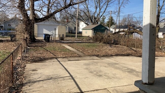 Building Photo - 237 Westwood Ave