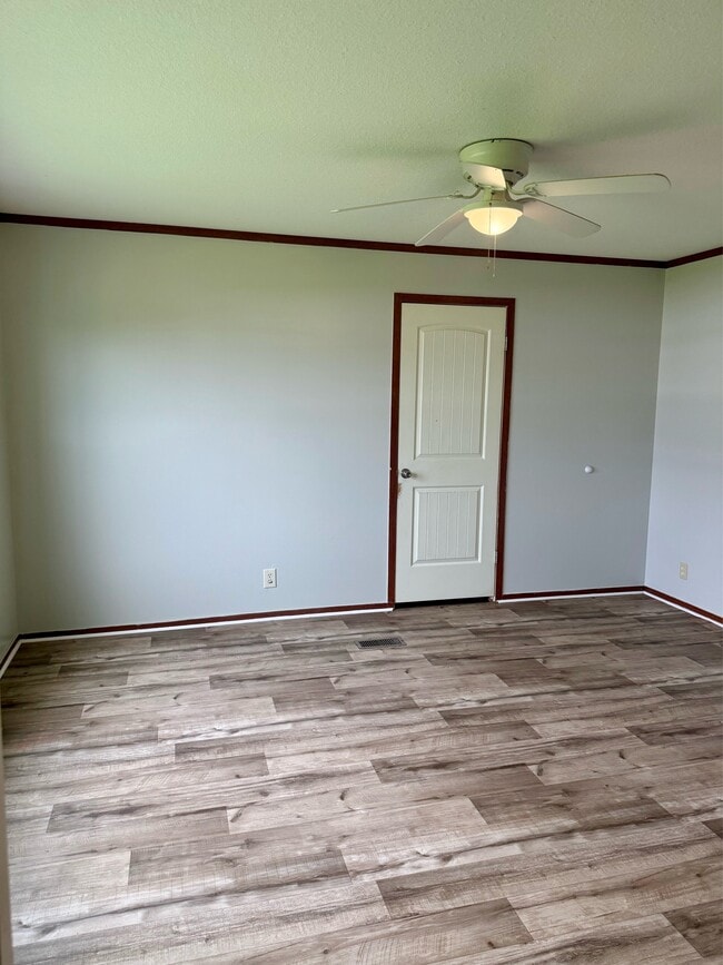Building Photo - 540 Pitts Loop