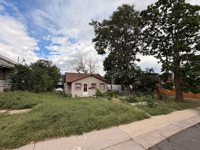 Building Photo - 1266 Osceola St