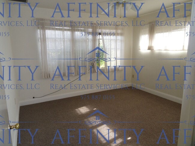 Building Photo - 2 bedroom home