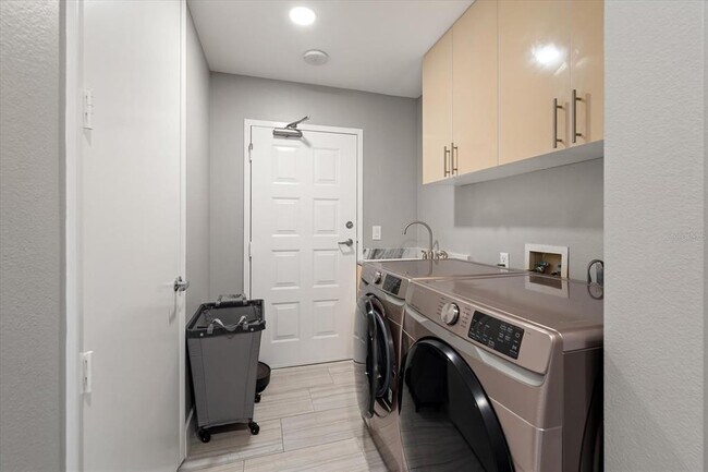 Building Photo - 1560 Gulf Blvd