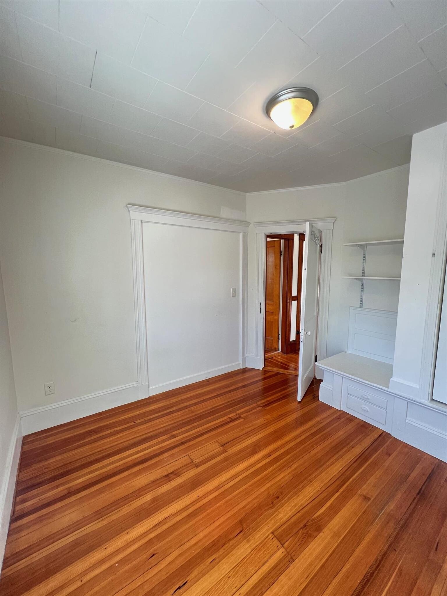 Building Photo - 16 Alexander Ave