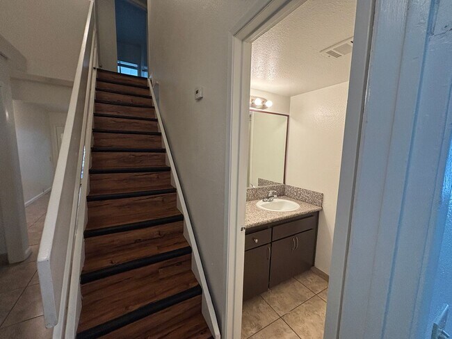 Building Photo - El Paso