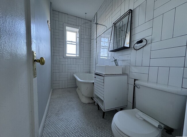 3139 JFK 302 - 3144 John F Kennedy Blvd