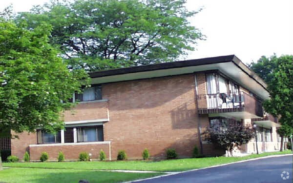 Building Photo - 2400 Dewes Street