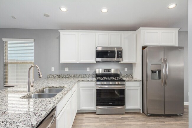 Building Photo - 12450 W Myrtle Ct