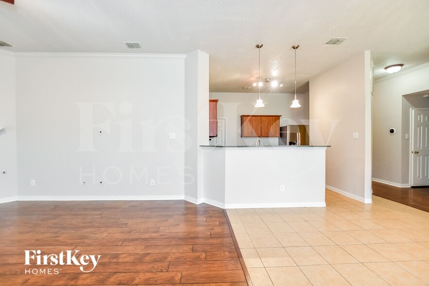 Building Photo - 1008 Hanover Dr