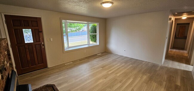 Building Photo - Multi-level home