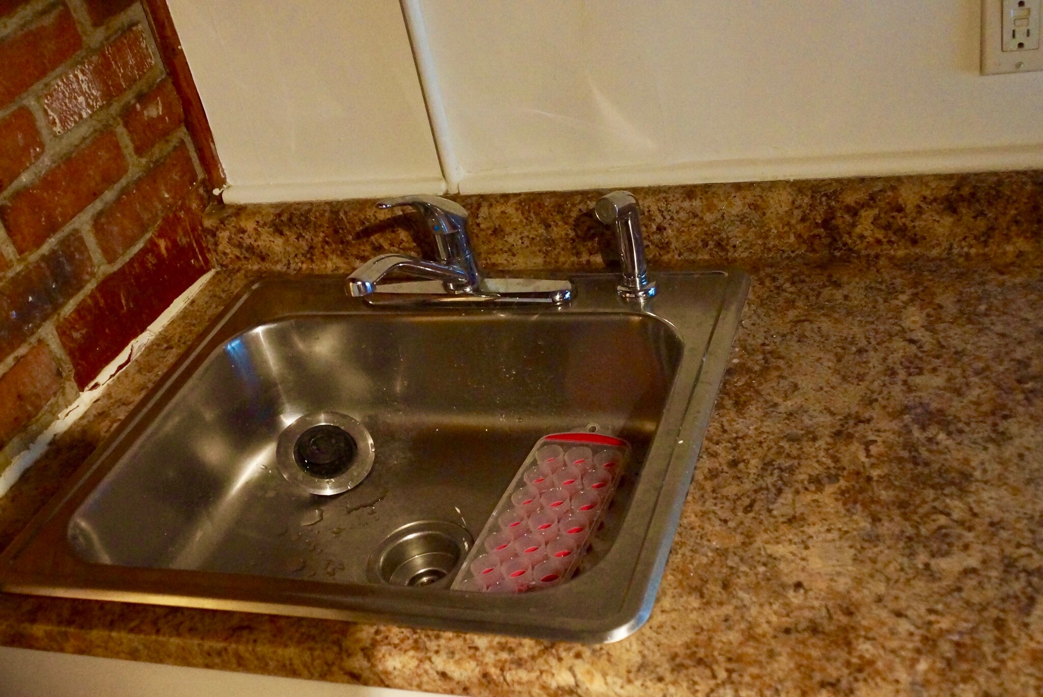 Building Photo - 1150 Chapel St