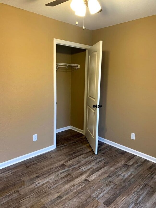 Building Photo - Beautiful Recently Built Townhome, 2 Bed 1...