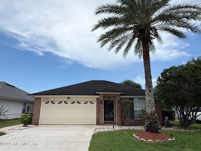 Building Photo - 11201 Wandering Oaks Dr