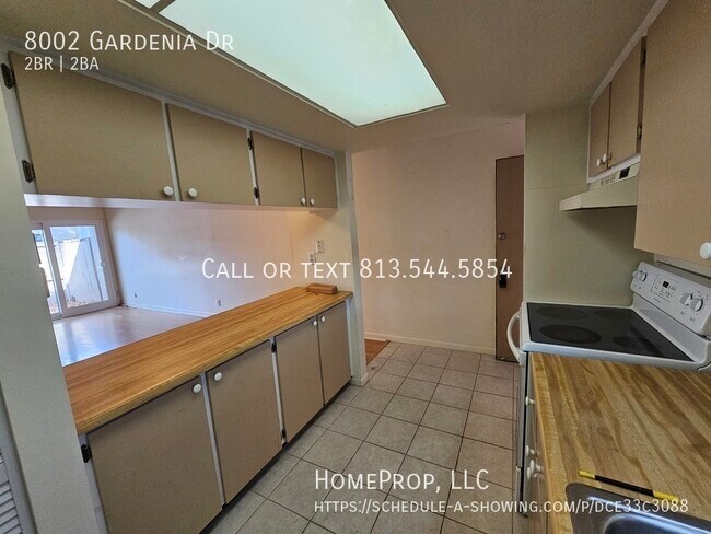 Building Photo - 2 Bedroom Meadowood Condo