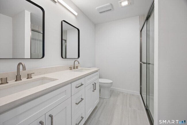 Building Photo - 27 Village Rd